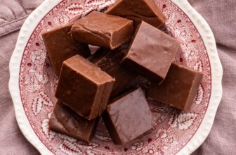 FIVE MINUTE FUDGE – The Southern Girl Cooks